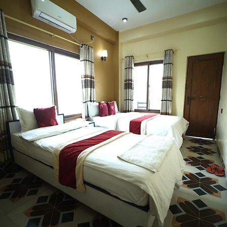 Hotel Flycatcher Chitwan- A Jungle Safari Home Sauraha Bagian luar foto