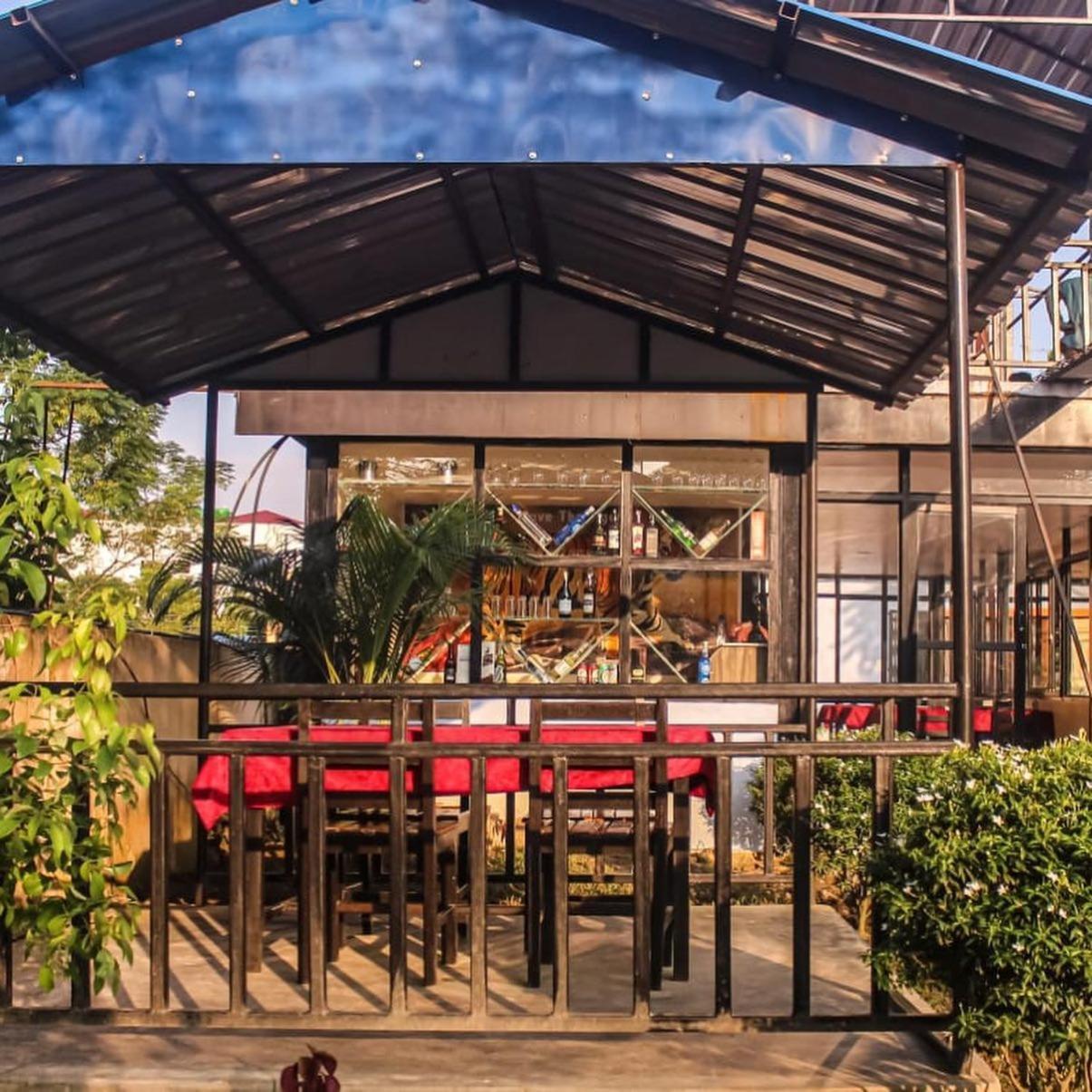 Hotel Flycatcher Chitwan- A Jungle Safari Home Sauraha Bagian luar foto